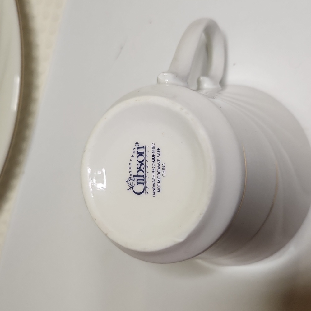 Fine china - Picture 2 of 2